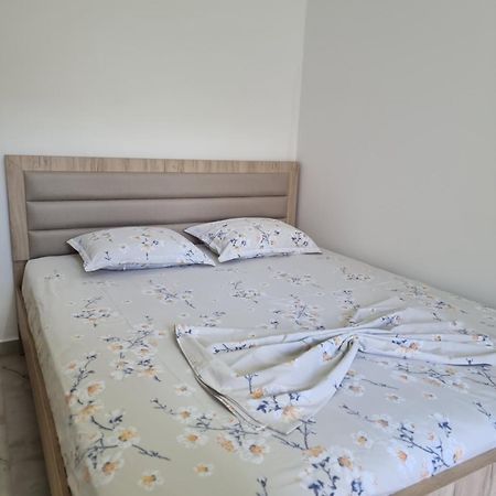 Rooms For Rent Durres Bagian luar foto