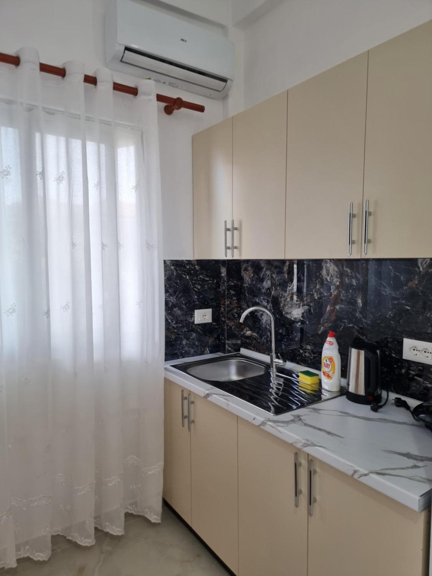 Rooms For Rent Durres Bagian luar foto